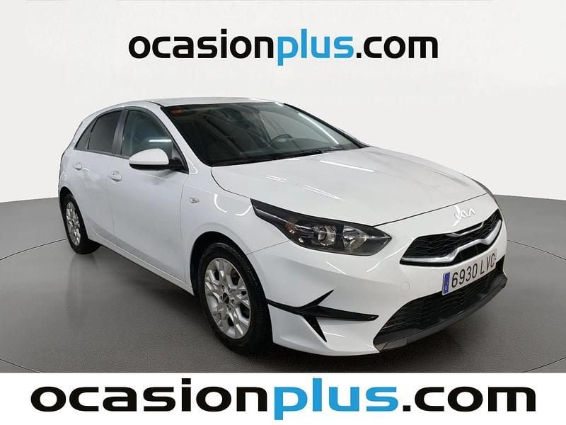 Usado Kia Ceed 120 CV (88 kW) 2021 Blanco Utilitario