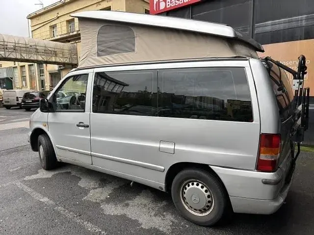 Usado Mercedes Vito Marco Polo 110 CV (80 kW) 1998 Plateado Van