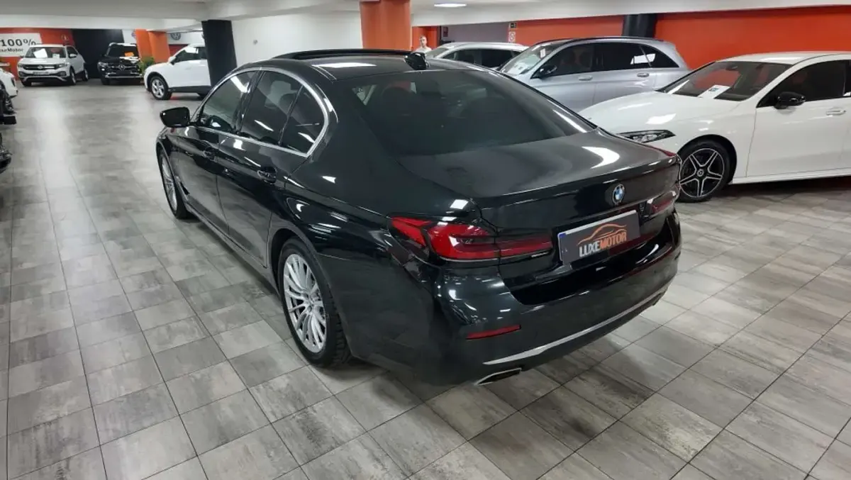 Usado BMW 530 Luxury Line 252 CV (185 kW) 2023 Negro Berlina