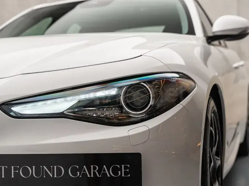 Usado Alfa Romeo Giulia 136 CV (100 kW) 2018 Blanco Berlina