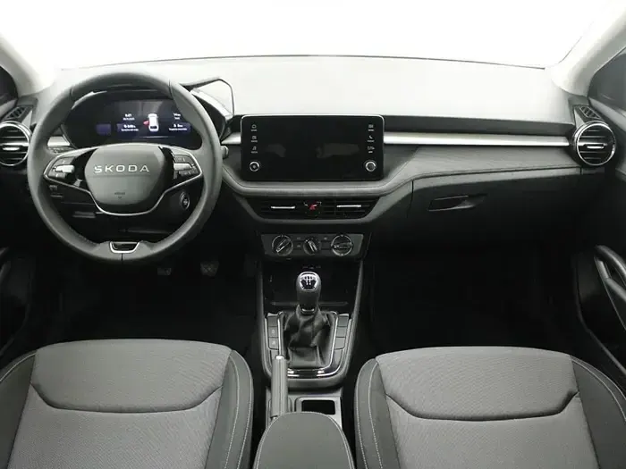 Usado Skoda Fabia Selection 80 CV (58 kW) 2025 Blanco Utilitario