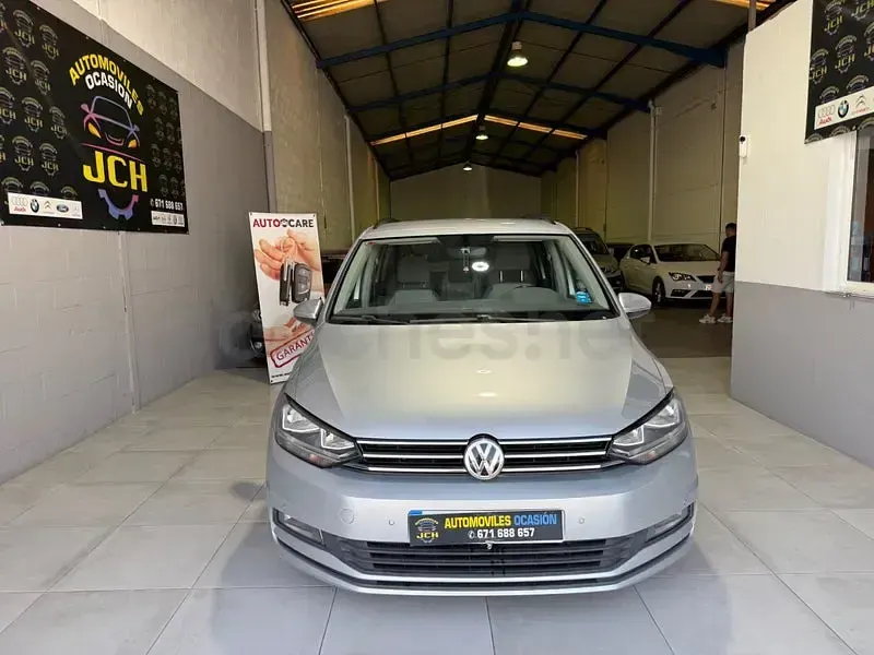 Usado VW Touran Advance 115 CV (84 kW) 2016 Gris / plata Monovolumen