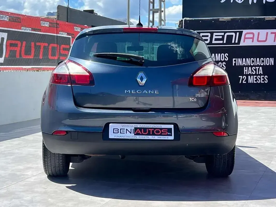 Usado Renault Mégane III Intens 116 CV (85 kW) 2015 Gris Utilitario