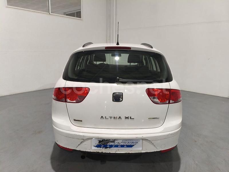 Usado Seat Altea XL Style 105 CV (77 kW) 2010 Blanco Monovolumen