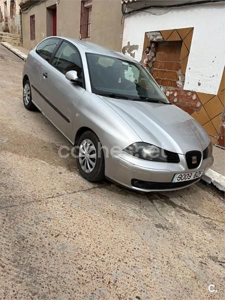 Usado Seat Ibiza Stella 64 HP (47 kW) 2002 Cinzento Citadino