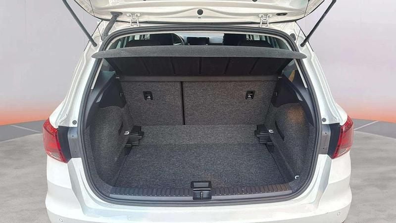 Usado Seat Arona Style 110 CV (80 kW) 2023 Blanco SUV