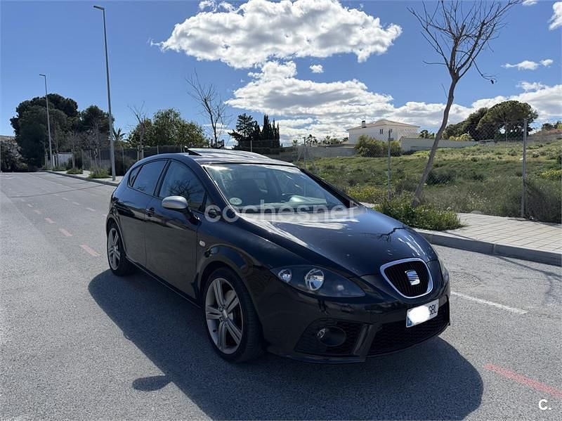 Usado Seat Leon FR 170 CV (125 kW) 2008 Negro Utilitario