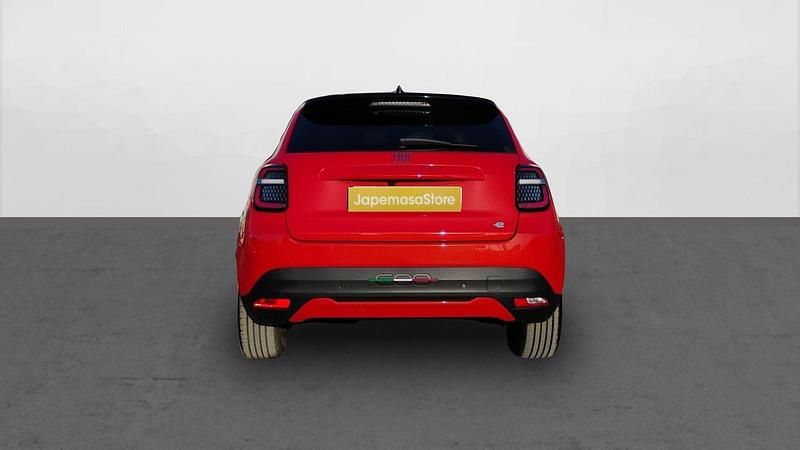 Usado Fiat 600E La Prima 114 kW (156 CV) 2024 Rojo Berlina