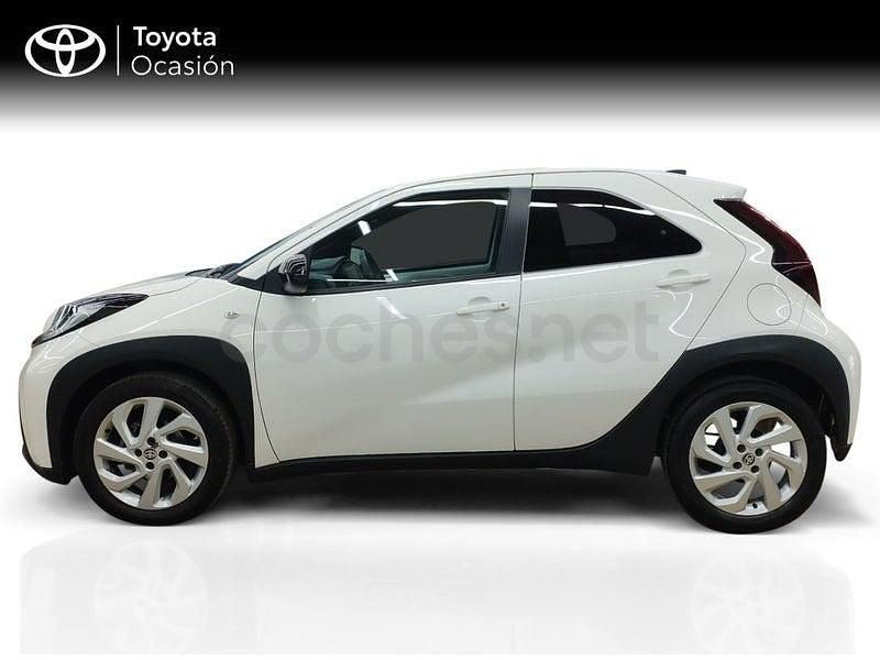 Usado Toyota Aygo X Play 72 CV (52 kW) 2025 Blanco SUV
