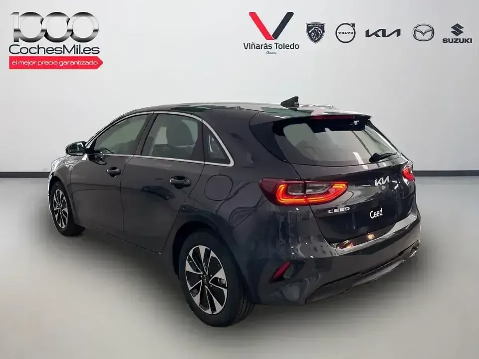 Nuevo Kia Ceed 100 CV (73 kW) 2026 Negro Utilitario