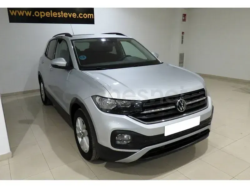 Usado VW T-Cross Advance 95 CV (69 kW) 2023 Gris / plata SUV