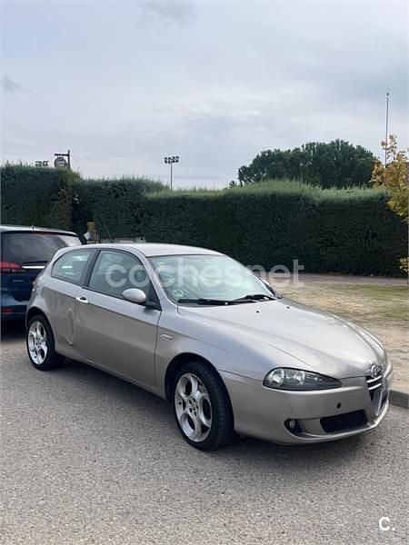 Gris / plata Usado 2007 Alfa Romeo 147 Utilitario | 1100 € (Super precio) - Imagen 1/3
