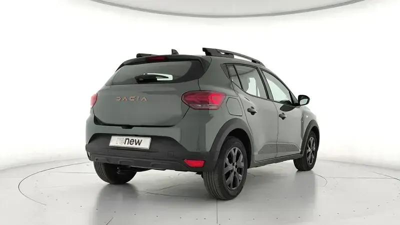 Usado Dacia Sandero Extreme 101 CV (74 kW) 2025 Verde Berlina