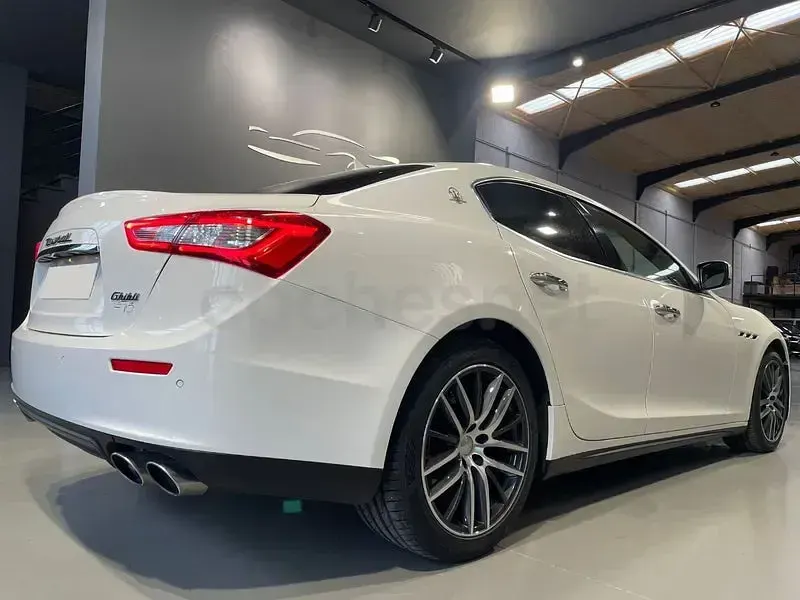 Usado Maserati Ghibli 275 CV (202 kW) 2014 Blanco Berlina