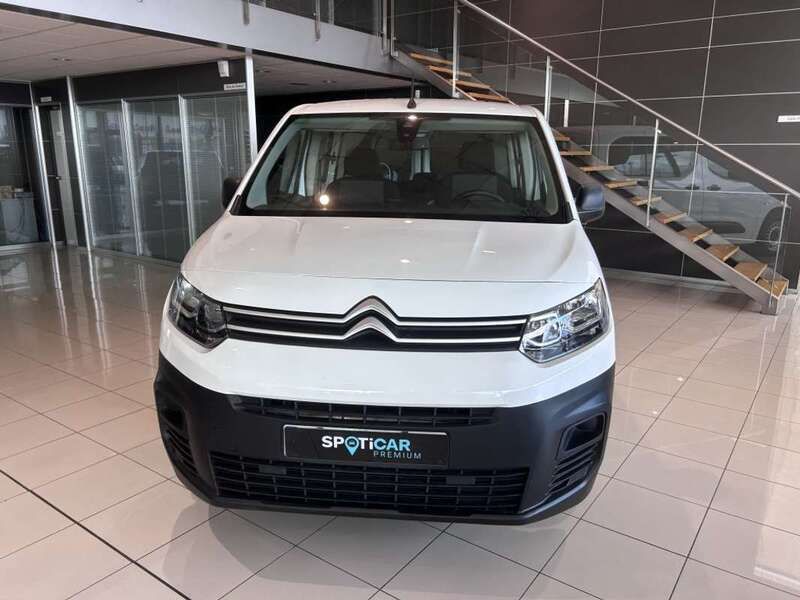 Usado Citroën Berlingo Live 102 CV (75 kW) 2019 Blanco Monovolumen