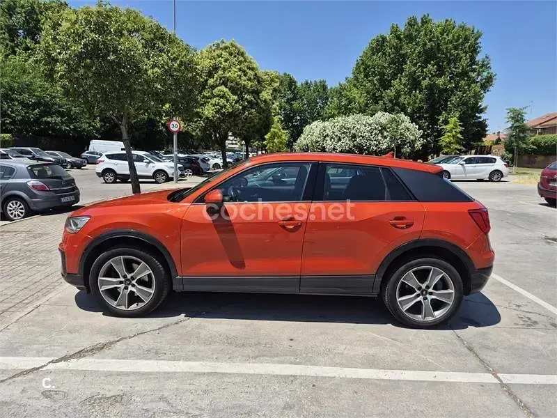 Usado Audi Q2 Design 116 CV (85 kW) 2017 Naranja SUV