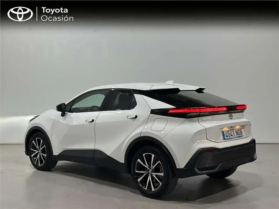 Usado Toyota Auris Advance 136 CV (100 kW) 2025 Utilitario