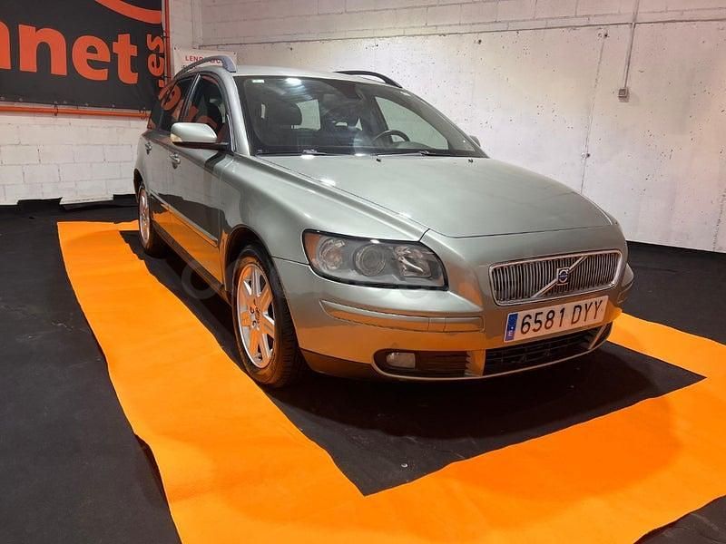 Usado Volvo V50 Momentum 109 CV (80 kW) 2006 Verde Familiar
