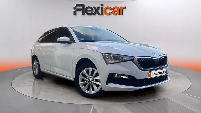 Usado Skoda Scala Ambition 95 CV (69 kW) 2023 Utilitario