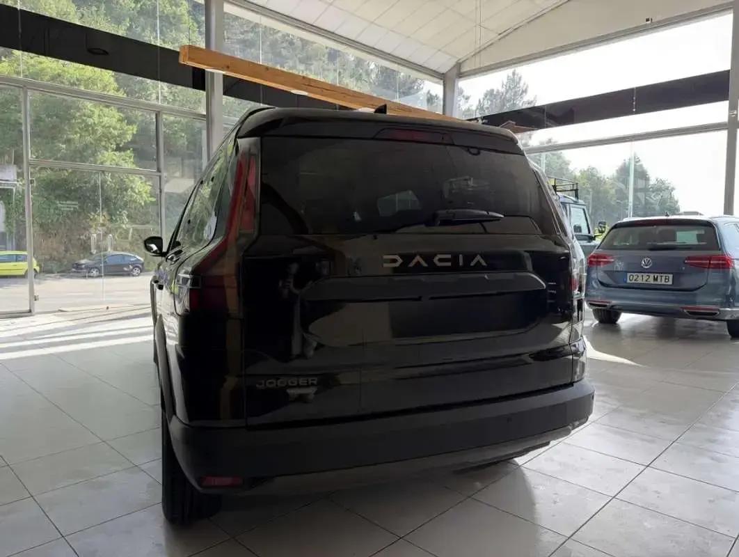 Nuevo Dacia Jogger 110 CV (80 kW) 2026 Negro Monovolumen