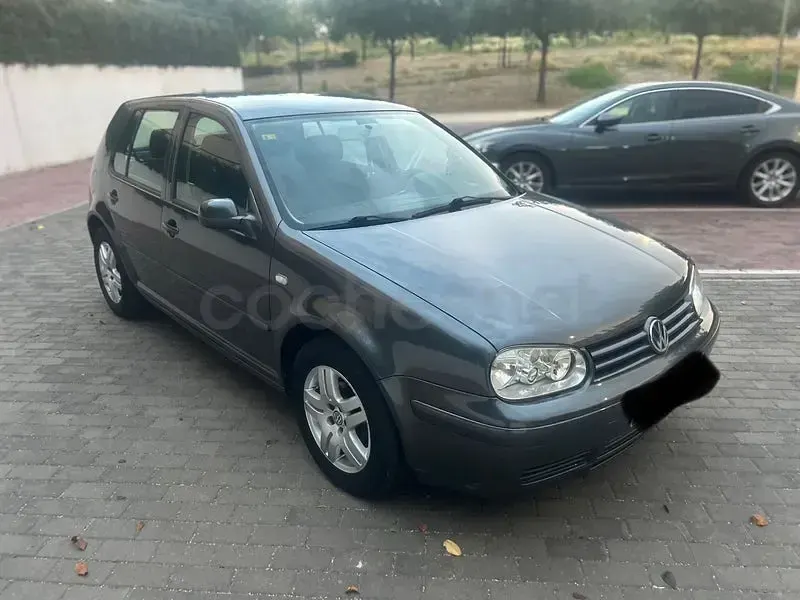 Usado VW Golf IV Conceptline 105 CV (77 kW) 2002 Gris / plata Berlina