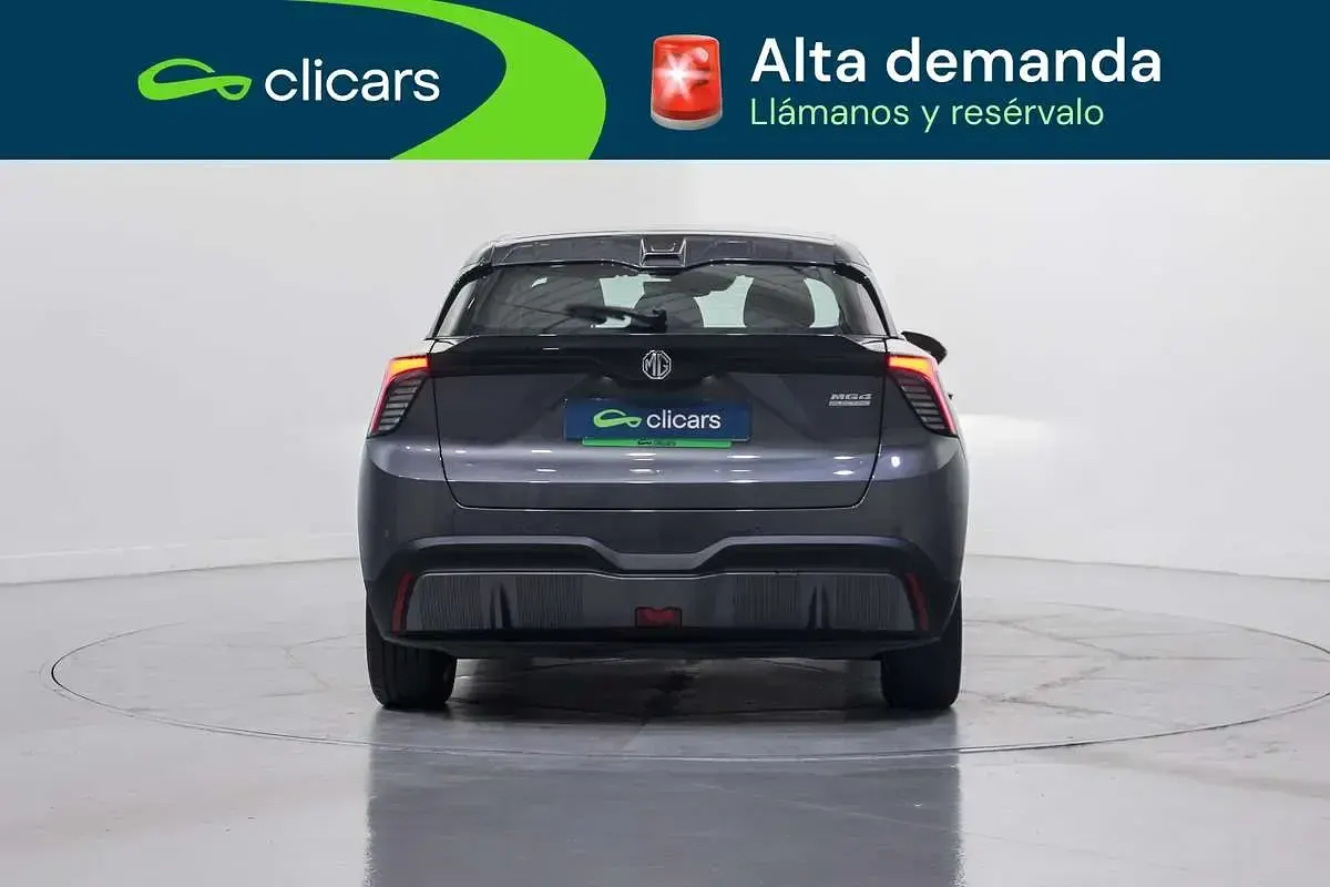 Usado MG MG4 EV 125 kW (170 HP) 2023 Cinzento Citadino