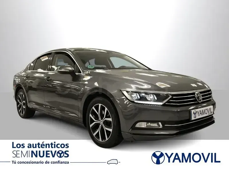 Usado VW Passat Advance 150 CV (110 kW) 2016 Gris / plata Berlina