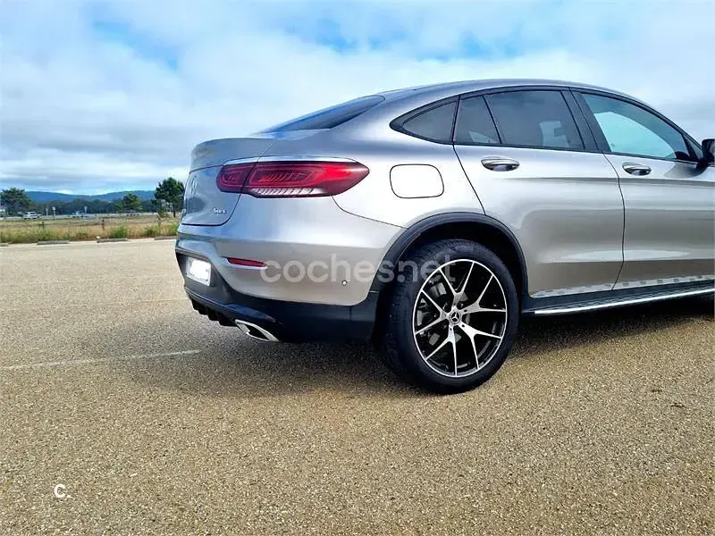Usado Mercedes GLC220 194 CV (142 kW) 2021 Beige Coupe