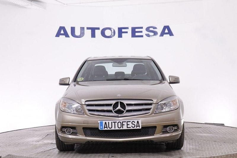 Usado Mercedes C320 224 CV (164 kW) 2009 Champagne Berlina