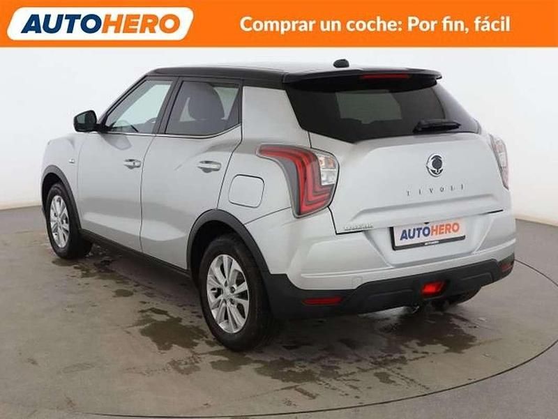 Usado Ssangyong (KGM) Tivoli 136 CV (100 kW) 2021 Gris SUV