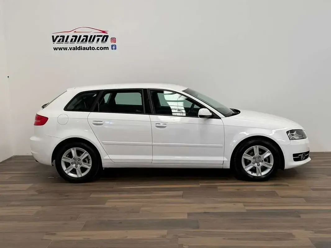 Usado Audi A3 Sportback Ambition 140 CV (102 kW) 2012 Blanco Utilitario
