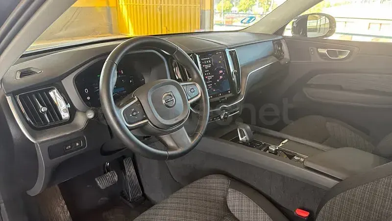Usado Volvo XC60 Core 350 CV (257 kW) 2025 Negro SUV