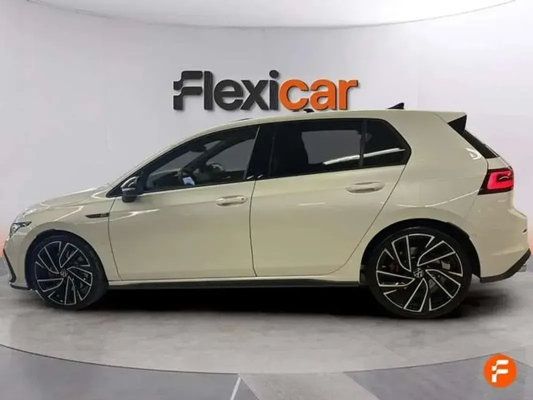 Usado VW Golf VIII GTI 245 CV (180 kW) 2023 Blanco Utilitario