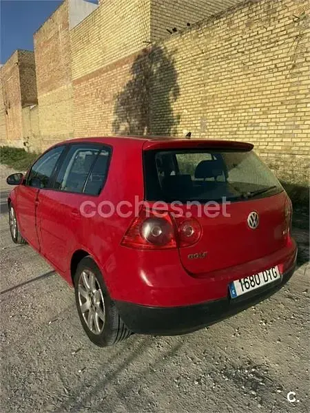 Usado VW Golf IV Highline 105 CV (77 kW) 2006 Rojo Berlina