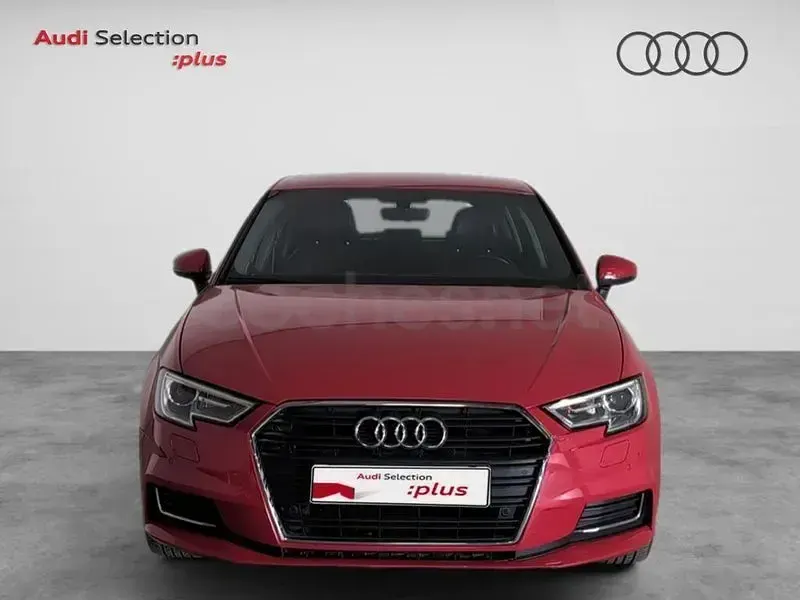 Usado Audi A3 Design 116 CV (85 kW) 2018 Rojo Berlina