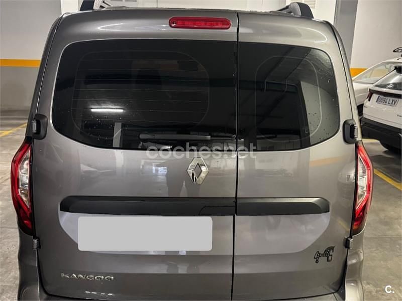 Usado Renault Kangoo Equilibre 130 CV (95 kW) 2023 Gris / plata Monovolumen