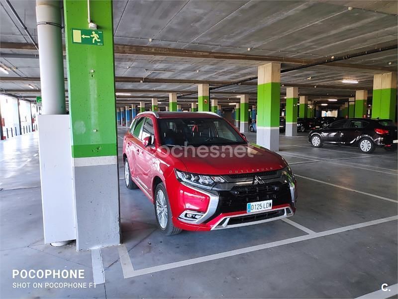 Usado Mitsubishi Outlander P-HEV 224 CV (164 kW) 2020 Rojo SUV