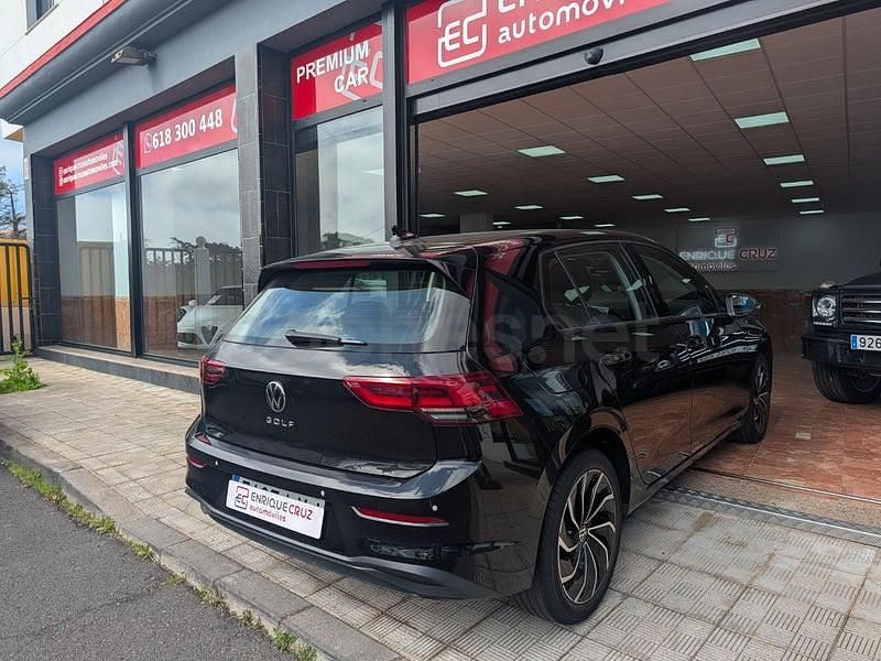 Usado VW Golf VIII 110 CV (80 kW) 2021 Negro Berlina