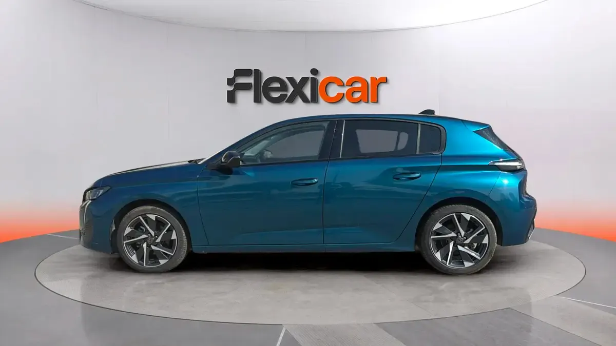 Usado Peugeot 308 Allure 131 CV (96 kW) 2024 Verde Berlina