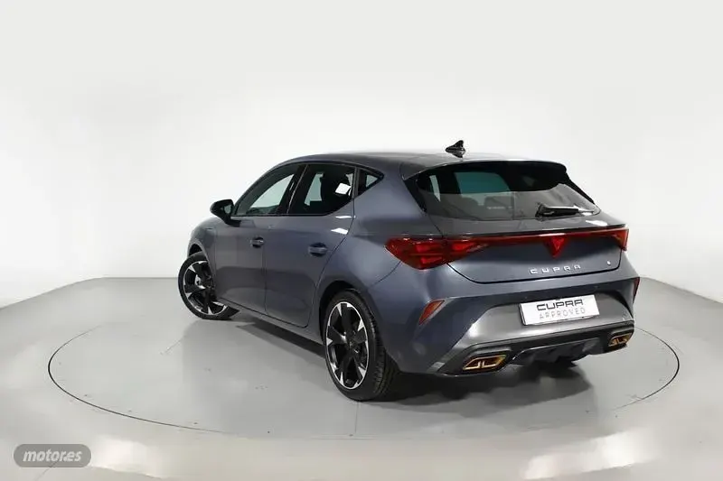 Usado Cupra Leon 204 CV (150 kW) 2025 Gris Berlina