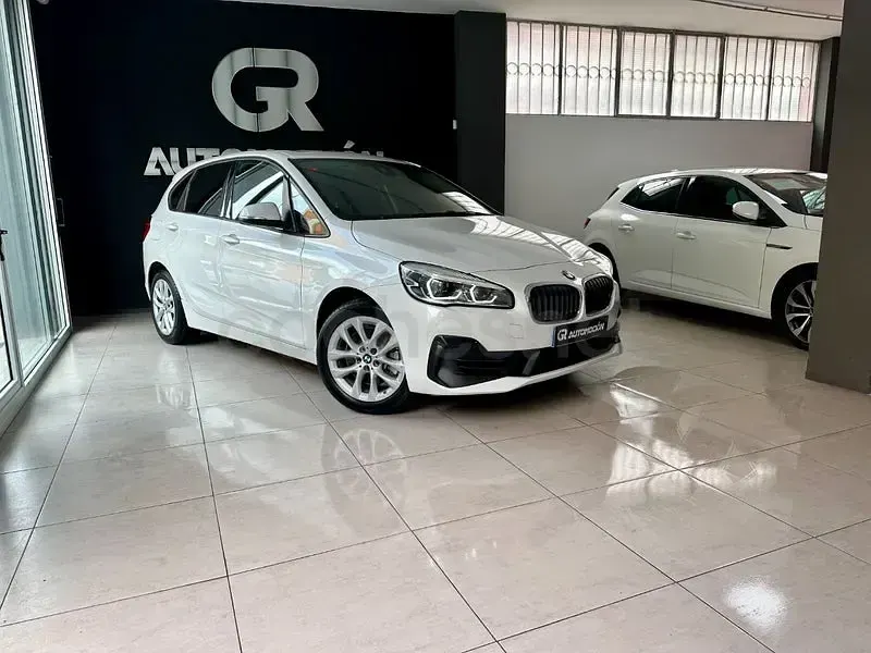 Usado BMW 225 Active Tourer iPerformance 220 HP (161 kW) 2021 Branco Monovolume