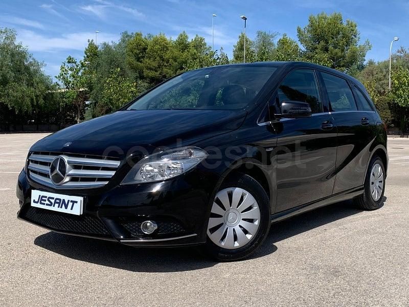 Usado Mercedes B180 109 CV (80 kW) 2012 Negro Monovolumen