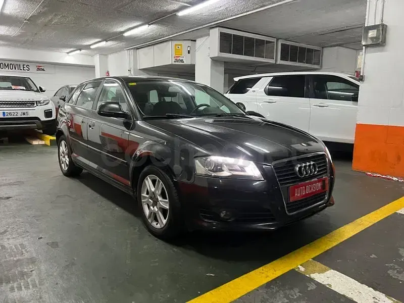 Usado Audi A3 Sportback Ambiente 105 CV (77 kW) 2010 Negro Utilitario