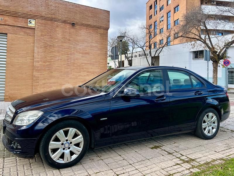 Usado Mercedes C200 Avantgarde 136 CV (100 kW) 2011 Azul Berlina