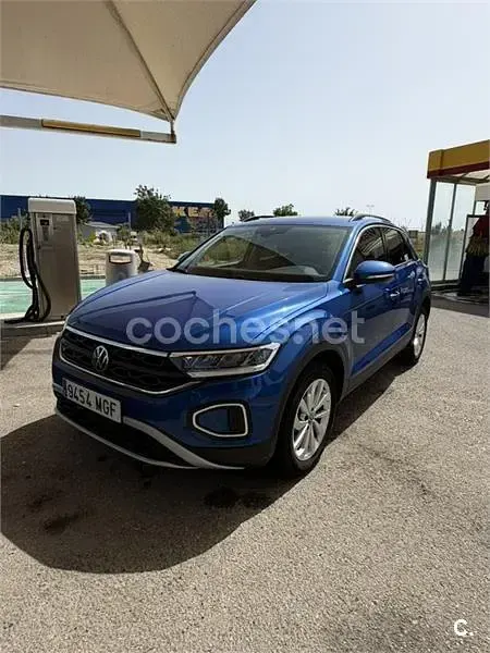 Usado VW T-Roc Life 150 CV (110 kW) 2023 Azul SUV