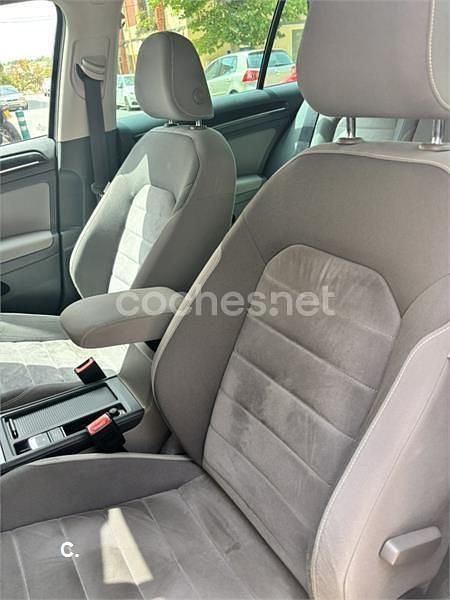 Usado VW Golf VII Sportline 140 CV (102 kW) 2014 Gris / plata Berlina