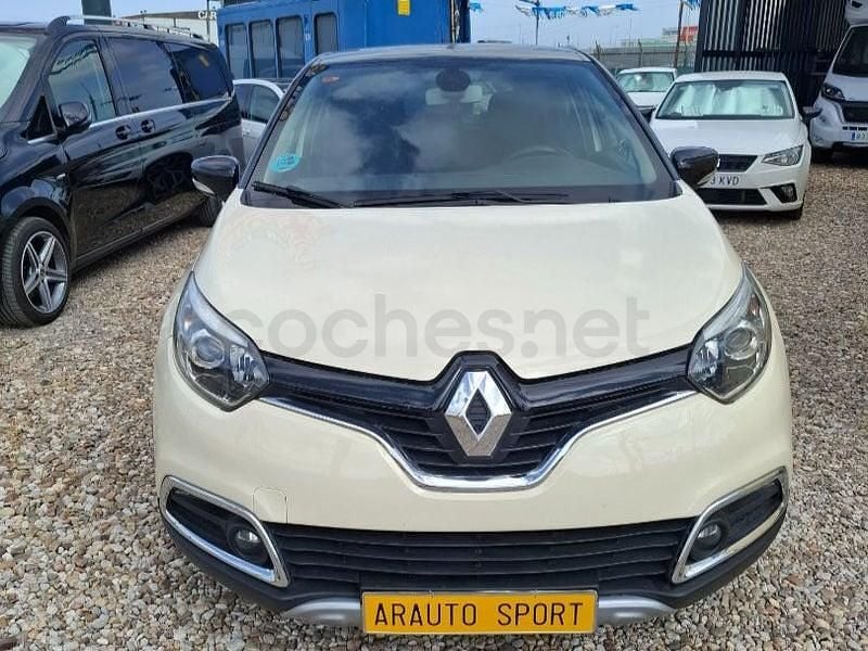 Usado Renault Captur XMOD 90 CV (66 kW) 2016 Beige SUV