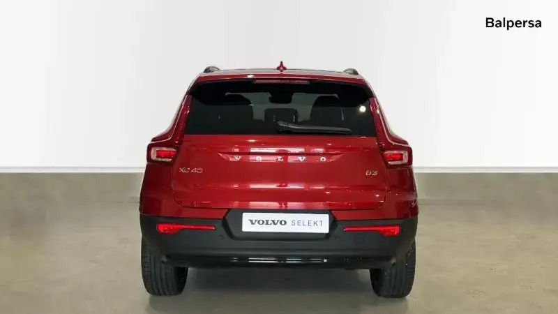 Nuevo Volvo XC40 Plus 163 CV (119 kW) 2025 Rojo SUV