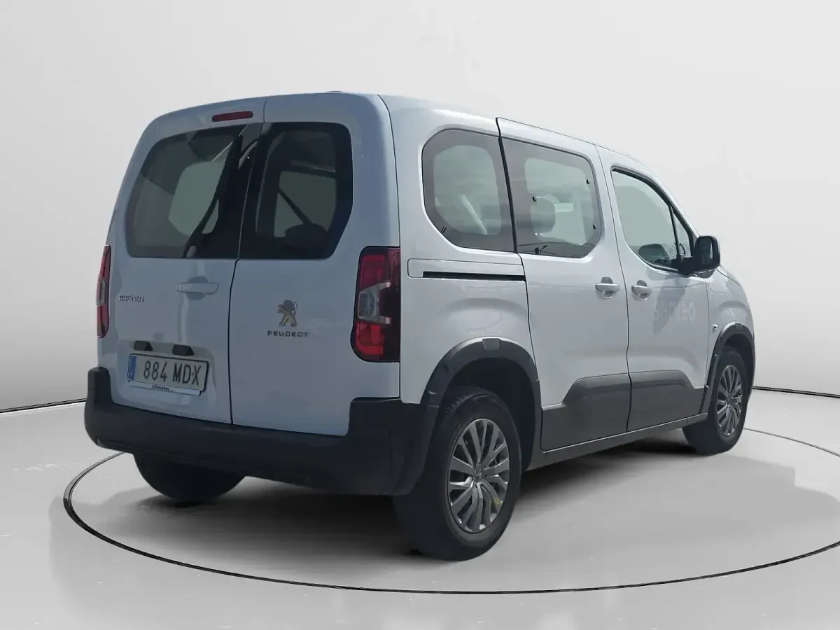 Usado Peugeot Rifter Active 103 CV (75 kW) 2023 Blanco Monovolumen