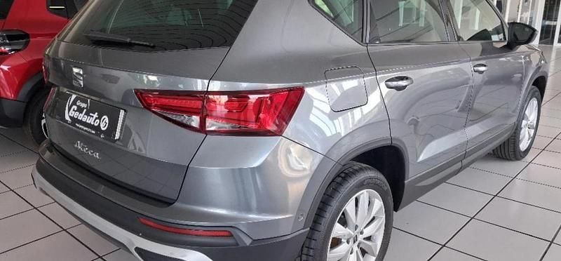 Usado Seat Ateca Style 150 HP (110 kW) 2025 Cinzento SUV